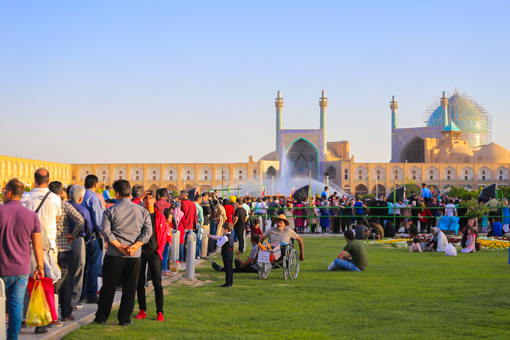 یک میلیون و ۲۰۰ هزار مسافر شب های نوروز را در اصفهان سپری کردند
