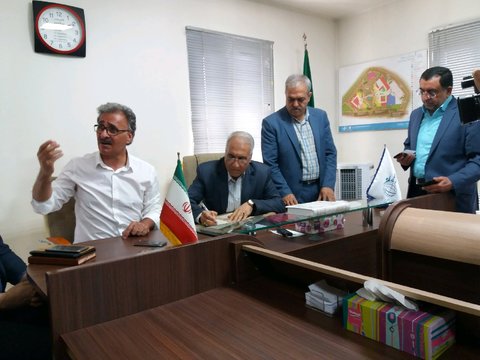 شهردار اصفهان از پروژه شهرک سلامت و بخش های مختلف و کلینیک های پزشکی این مجموعه بازدید کرد