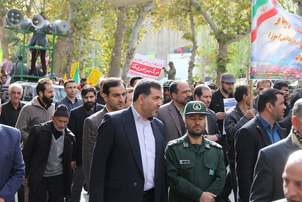 حضور شهردار،اعضای شورای اسلامی شهر و کارکنان شهرداری فلاورجان در راهپیمائی یوم الله ۱۳ آبان ماه