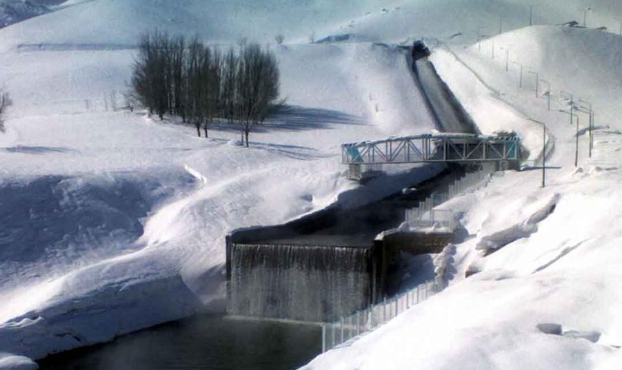 سفر زمستانه به شهر برفی ایران/ اسکی وعبور از میان دیوار برفی۳متری