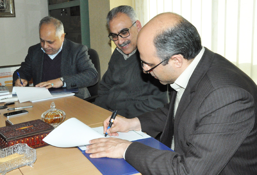 امضای تفاهم نامه احداث ۱۲۰۰ واحد مسکونی در شهر بهارستان