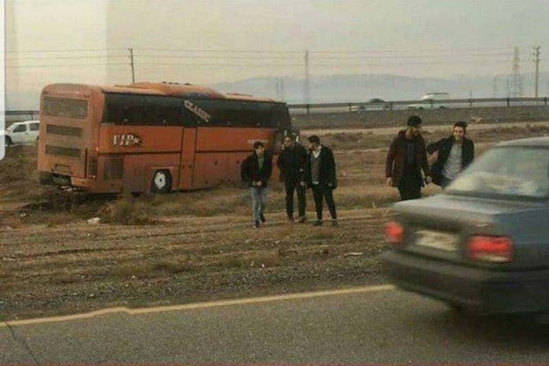 اتوبوس دانشجویان در بوئین زهرا دچار حادثه شد