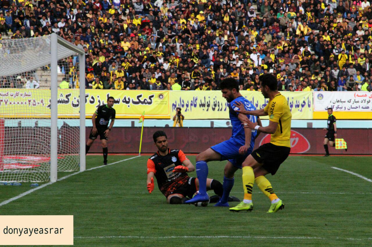 گزارش تصویری دیدار تیم های استقلال تهران وسپاهان اصفهان