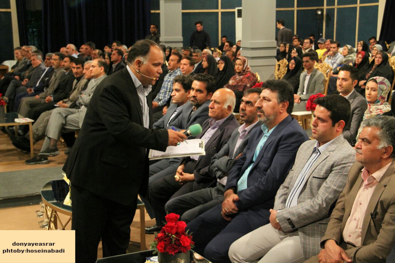 گزارش تصویری آزادی ۲زندانی محکوم مالی دربرنامه تلویزیونی یک شهرضیافت