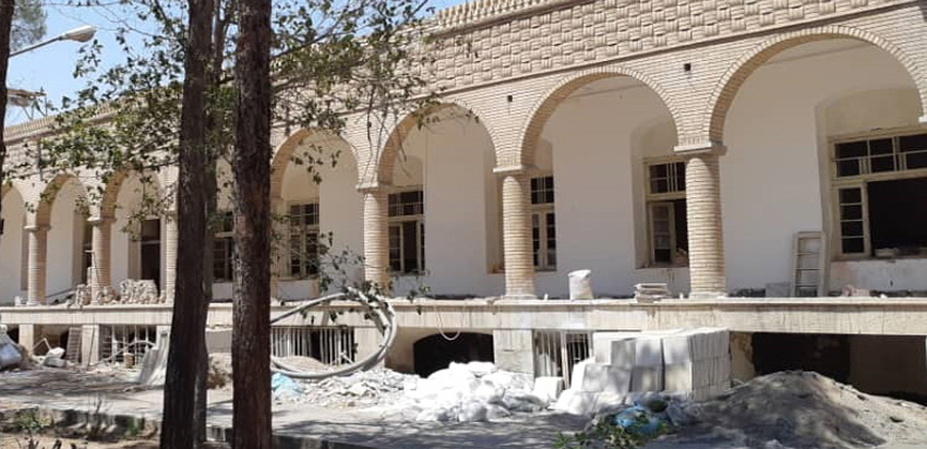 بنای تاریخی بیمارستان اخوان کاشان از تخریب در امان ماند