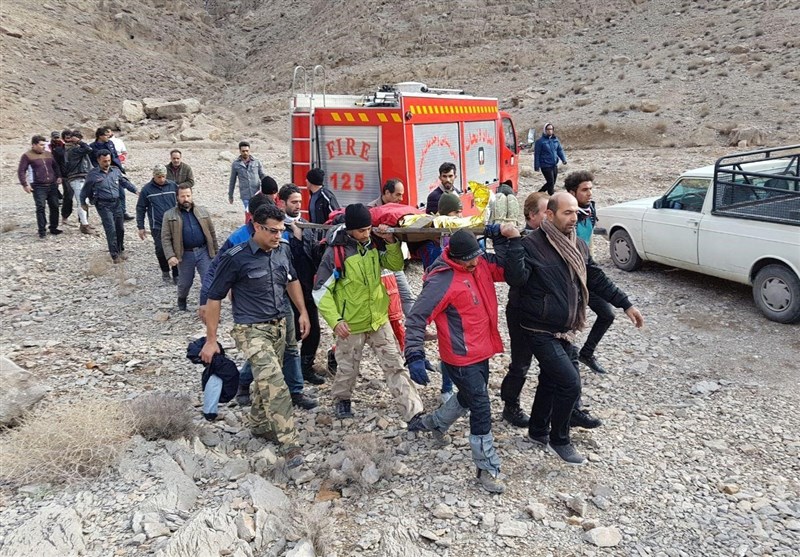 عملیات نفسگیر و شبانه نجاتگران جمعیت هلال احمر در جستجوی افراد گمشده در ارتفاعات انارک نایین