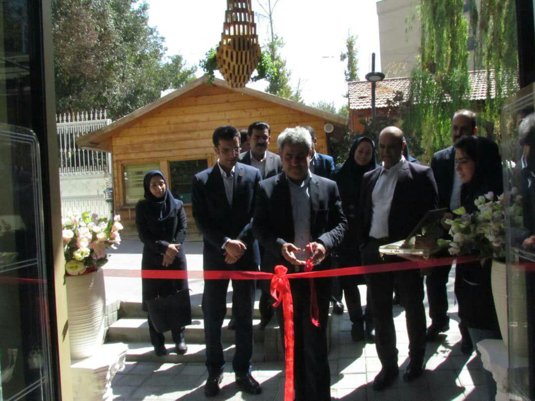 گزارش تصویری افتتاح اولین مرکز مهارت آموزی وتواتمند سازی تخصصی گل وگیاه دراستان اصفهان
