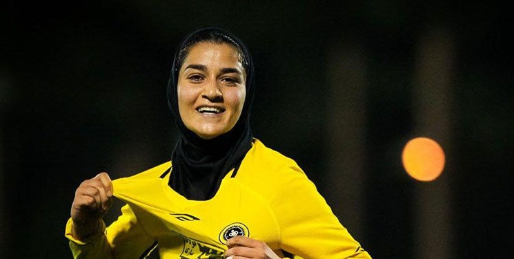 کاندیدای بهترین گل زن فوتبال بانوان قرارداد خود را سفید امضا کرد