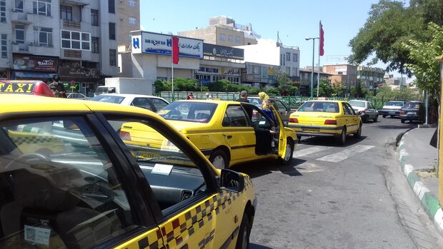افزایش نرخ کرایه تاکسی در شیراز تخلف است/ کورسی ۸۰۰ تومان