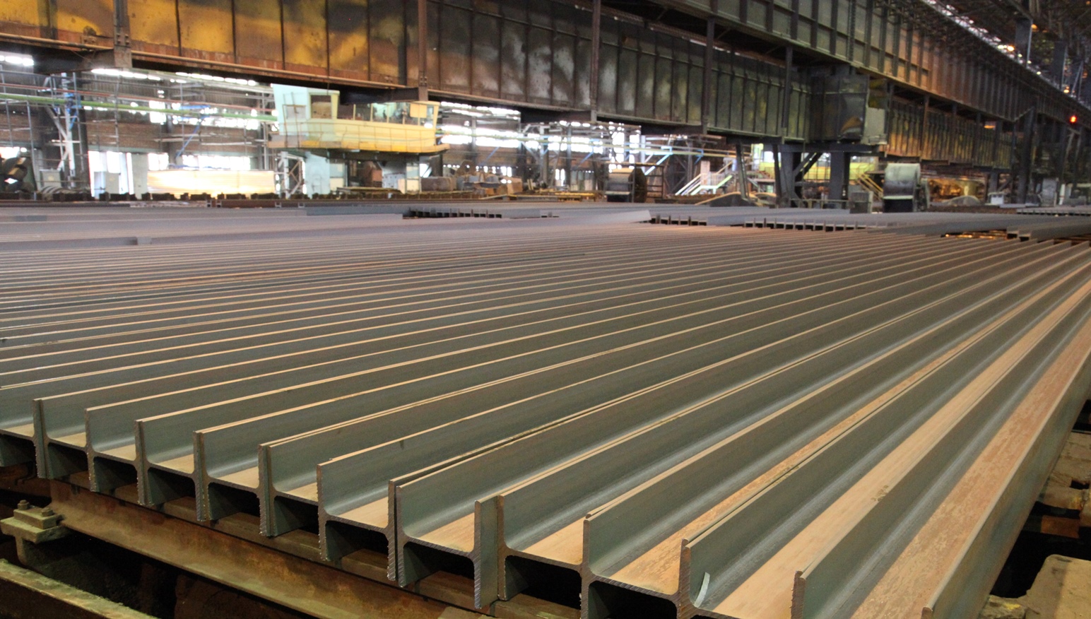 رکورد فروش ماهانه ذوب آهن با عرضه حداکثری محصولات ساختمانی