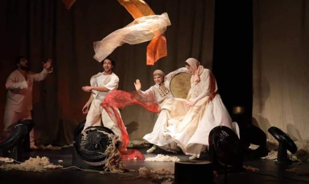 اجرای تحسین برانگیز گروه  ارمنستانی در تئاتر فجر چهلم