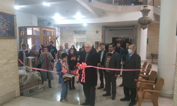 نمایشگاه آثار نقاشی خط «مشق شوق» حسام ایزدپناه افتتاح شد
