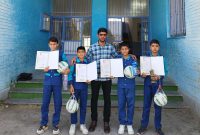 پای درس ایثار | معلم اصفهانی با هدیه روز معلم رئیس‌جمهور برای مدرسه تجهیزات ورزشی خرید