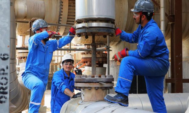 تعمیرات موردی تجهیزات مجتمع بنزین سازی هلدینگ پتروپالایش اصفهان آغاز شد