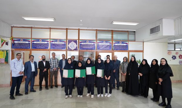 افتخار آفرینی دبیرستان دخترانه سما خمینی شهر در کسب دستاوردهای هنری و مهارتی