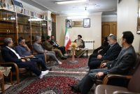 فاصله گرفتن از تحقیق و پژوهش، مایه اشتباهات وانحرافات است