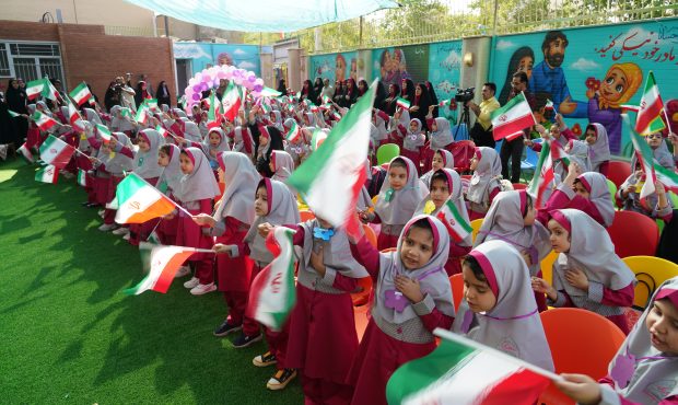 زنگ جشن غنچهها در استان اصفهان نواخته شد زنگ جشن غنچهها در استان اصفهان نواخته شد