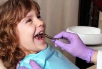 فلوراید در مقابل پوسیدگی دندان توصیه می شود
