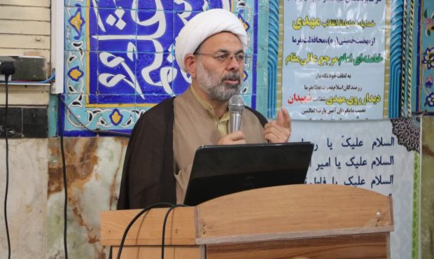 تقدیر از کارکنان بهداشت و درمان،نماد ارج نهادن به خدمات سلامت در جامعه است. تقدیر از کارکنان بهداشت و درمان،نماد ارج نهادن به خدمات سلامت در جامعه است.