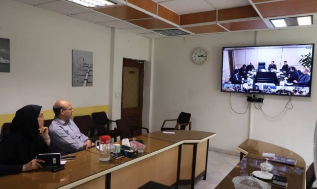 وصول مطالبات موتور محرکه صنعت برق است