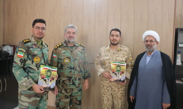 به مناسبت روز خبرنگار از خبرنگاران گروه ۴۴ توپخانه نزاجا تجلیل و قدردانی به عمل آمد. به مناسبت روز خبرنگار از خبرنگاران گروه ۴۴ توپخانه نزاجا تجلیل و قدردانی به عمل آمد.