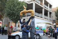 نمایش خیابانی «مدال اصفهانی‌ها» به میان مردم رفت
