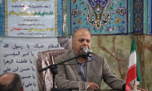 جلسه تبیین و آگاه‌سازی به مناسبت هفته دفاع مقدس در مسجد فجر گروه ۴۴ توپخانه نزاجا برگزار شد