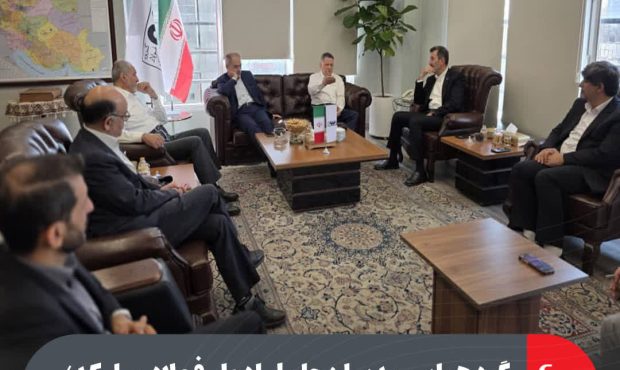 گردهمایی مدیران عامل ادوار فولاد مبارکه؛ تداوم انتقال تجربه میان نسلهای مدیریتی گردهمایی مدیران عامل ادوار فولاد مبارکه؛ تداوم انتقال تجربه میان نسلهای مدیریتی