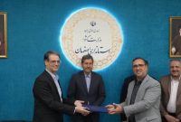 امضای تفاهمنامه احداث دو نیروگاه خورشیدی به ظرفیت ۵۲۰۰ مگاوات در اصفهان امضای تفاهمنامه احداث دو نیروگاه خورشیدی به ظرفیت ۵۲۰۰ مگاوات در اصفهان