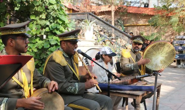 تجلیل از سربازان نمونه گردان پشتیبانی گروه ۴۴ در راستای اجرای طرح فرهنگی مصباح با برگزاری برنامه‌های شاد و هنری