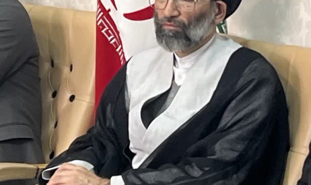 امام جمعه کاشان: “راه نجات بشر تنها در قرآن و عترت است؛ لزوم گسترش فعالیت‌های قرآنی در جامعه”