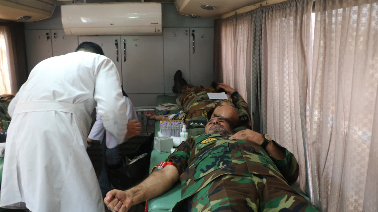 توپچیان گروه ۴۴ با حضور در پویش اهدای خون، فرهنگ ایثار و مسئولیت اجتماعی را زنده کردند+تصاویر