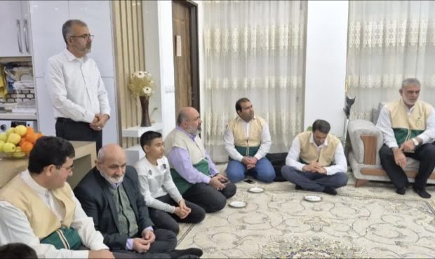 خادمیاران آران و بیدگل قدرشناسی پدرانه را با «مرام علوی، کلام رضوی» مشق کردند