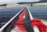 ۹۰ درصد دانش فنی و مواد اولیه تولید کابل‌های نیروگاه های خورشیدی داخلی‌سازی شده است