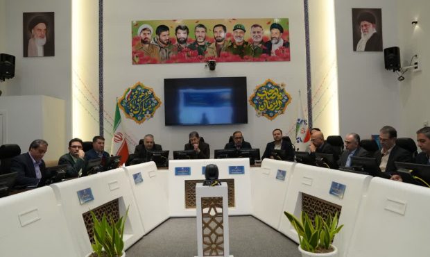 طلوع خورشید بر فراز اصفهان: تصویب شهر خورشیدی در میز انرژی اصفهان طلوع خورشید بر فراز اصفهان: تصویب شهر خورشیدی در میز انرژی اصفهان