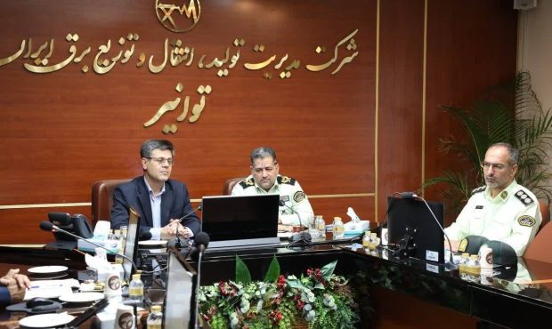 برق مشترکان بدهکارِ استفادهکننده از برق غیرمجاز قطع میشود برق مشترکان بدهکارِ استفادهکننده از برق غیرمجاز قطع میشود