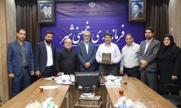 کسب رتبۀ نخست در میان ۱۱۴ شهرداری استان اصفهان از سوی شهردار خمینی‌شهر