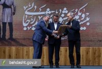 وزارت بهداشت فاتح «یاور فتح» و رتبه برتر «تبیین تلاش» برای اقناع افکار عمومی شد