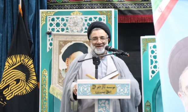 انس با قرآن، مسیر هدایت و عاقبت‌به‌خیری انسان را هموار می‌کند