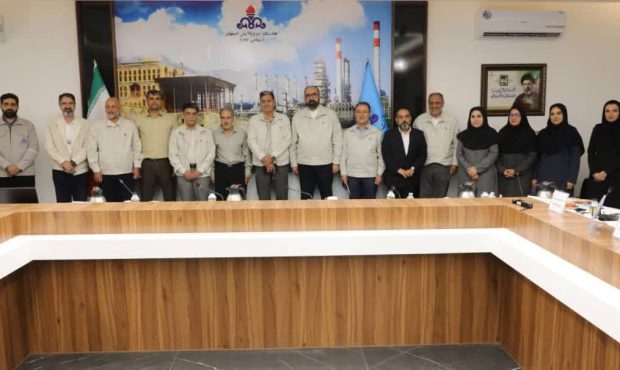 تجلیل از آزادگان دوران دفاع مقدس در شرکت پالایش نفت اصفهان