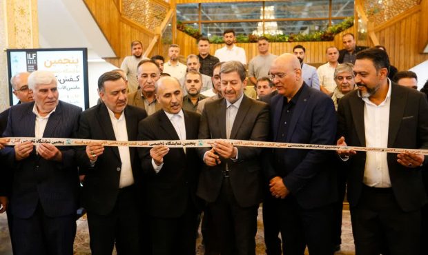 پنجمین نمایشگاه تخصصی صنعت کفش اصفهان با حضور استاندار افتتاح شد